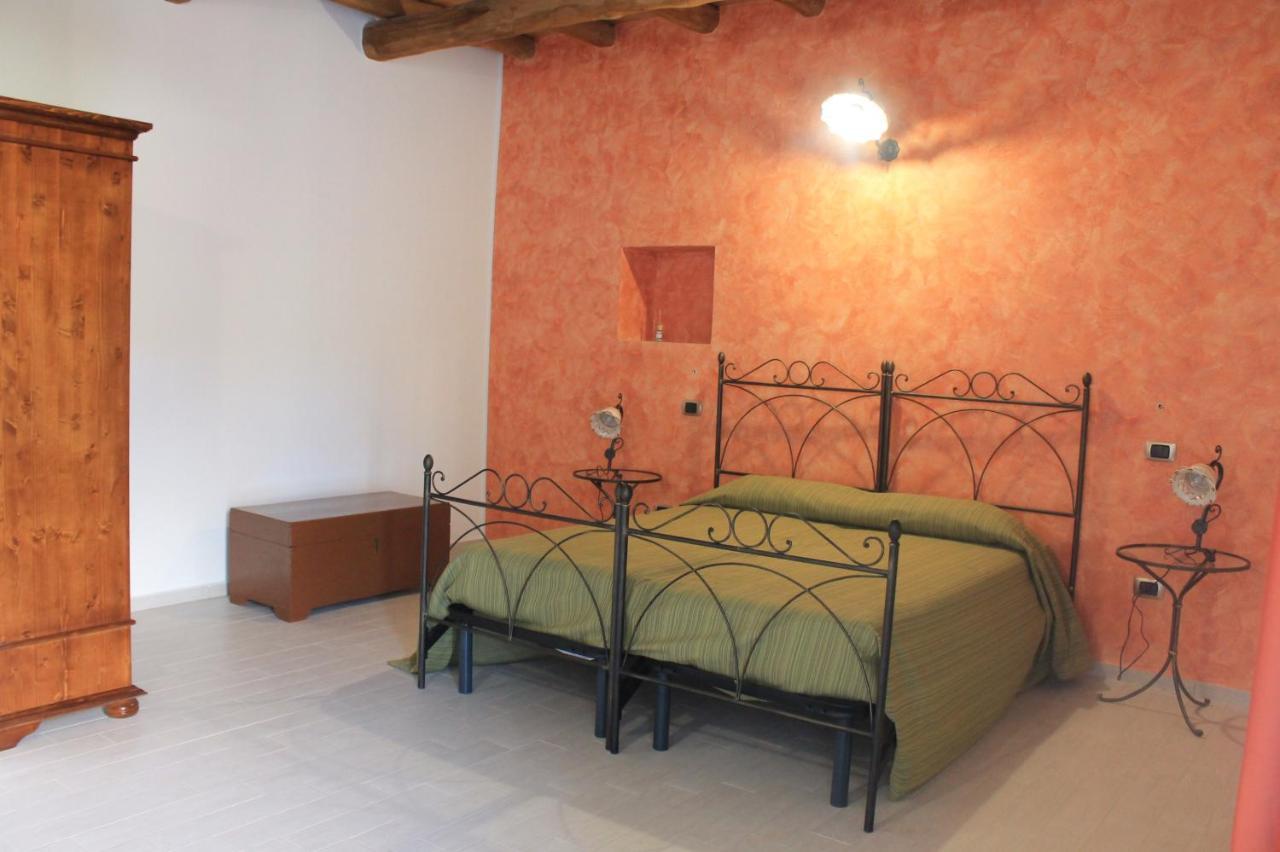 Bed and Breakfast Antico Casale à Gioiosa Marea Extérieur photo