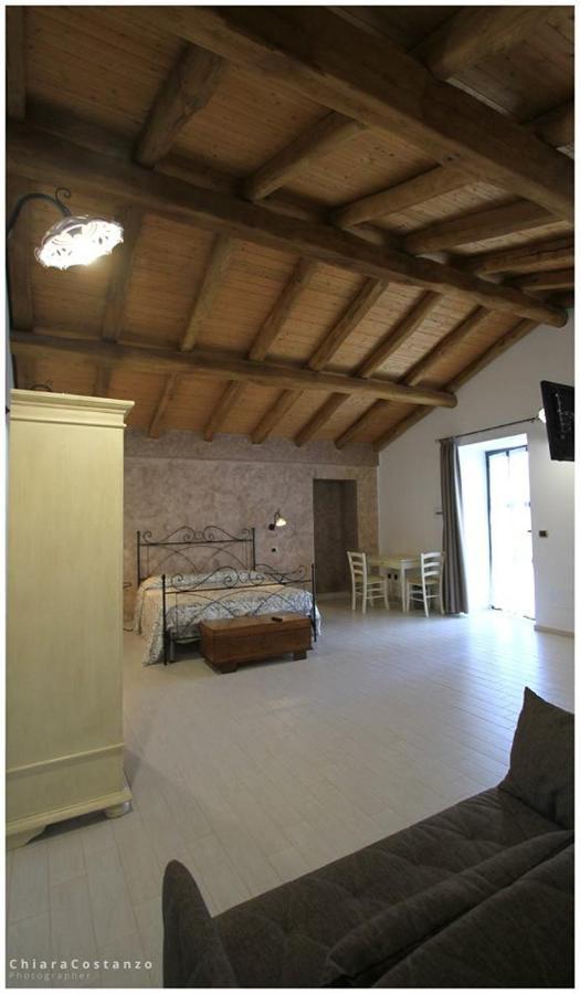 Bed and Breakfast Antico Casale à Gioiosa Marea Extérieur photo